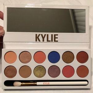Kylie Kardashian colorful palette